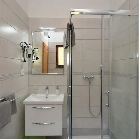 Apartmaji In Vinogradnistvo Klobas Apartment Secovlje