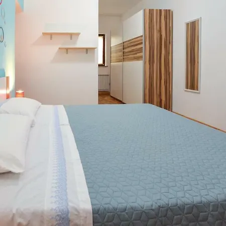Apartmaji In Vinogradnistvo Klobas Secovlje